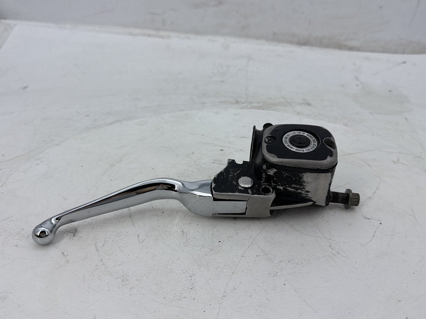2006 Harley Dyna Super Glide Custom FXDCI OEM Front Right Brake Lever Master Cylinder
