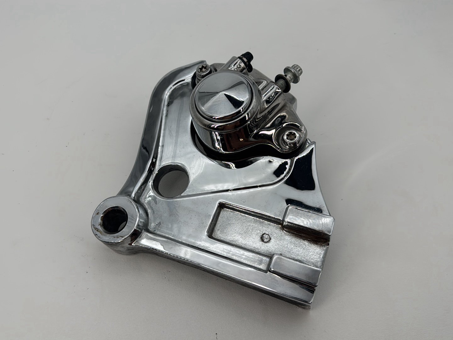 1999 - 2006 Harley-Davidson Dyna Wide Glide Rear Back Brake Caliper w/ Bracket 44050-87