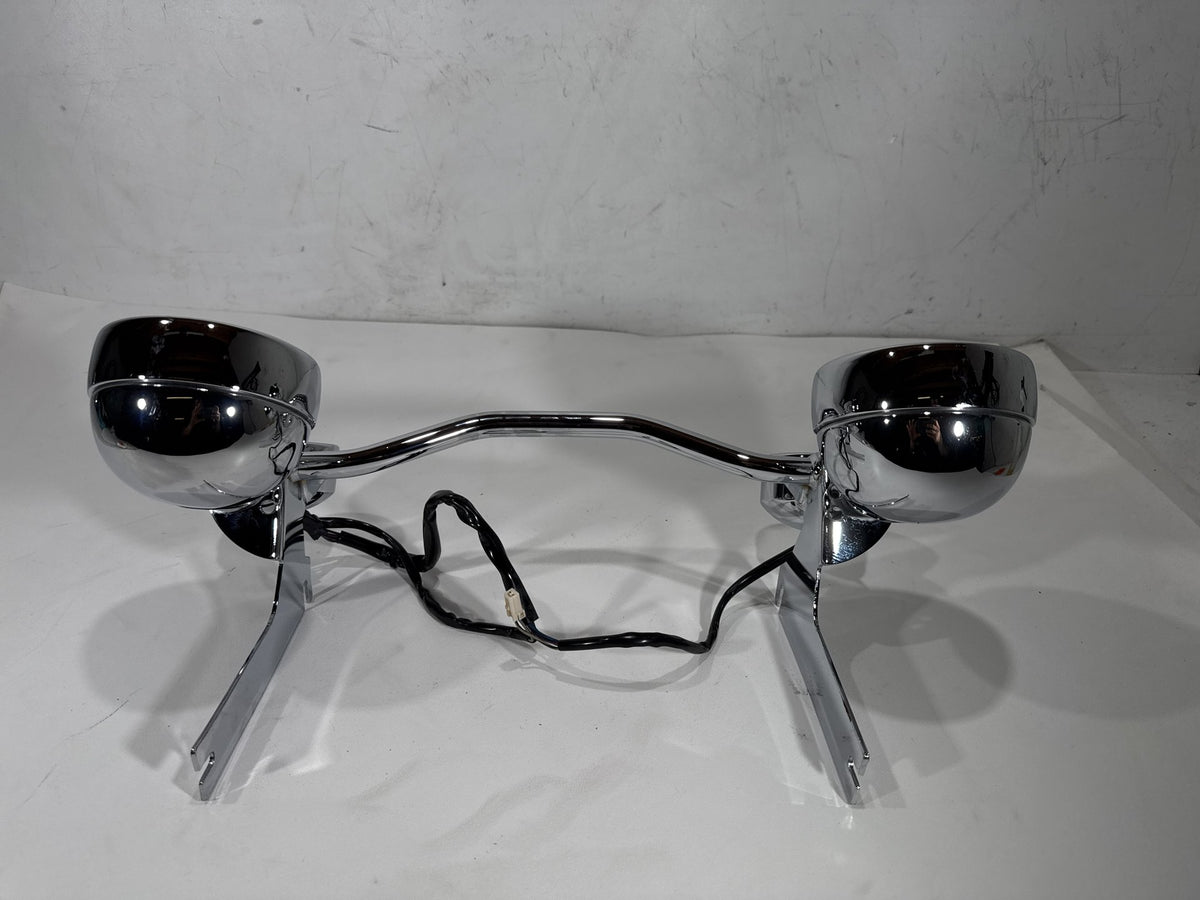 2004 Harley Road King Touring OEM Front Turn Signal Indicators Aux Light Bar