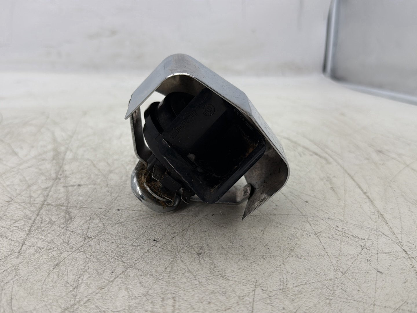 2015 Harley Road Glide Touring FLTRXS OEM Horn Signal Klaxon Chrome Cover