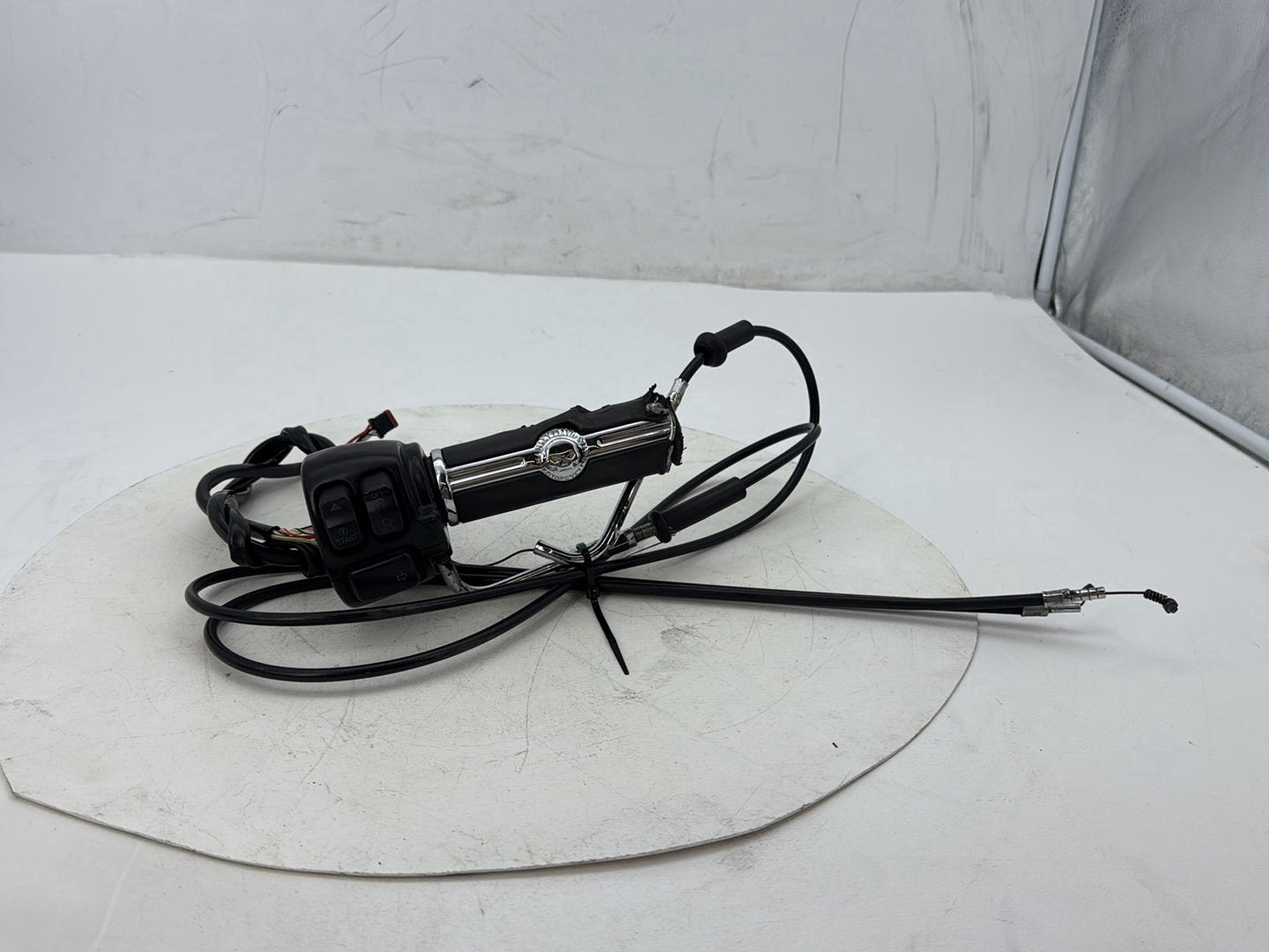 2012 Harley Dyna Fat Bob FXDF 103 OEM Right Engine Start Kill Switches Controls