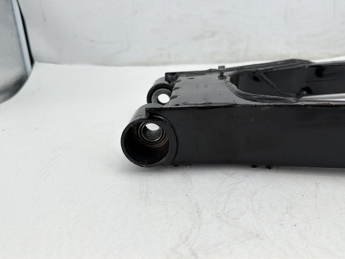 2005 Harley Electra Glide Touring Ultra OEM Rear Fork Swingarm Swing Arm