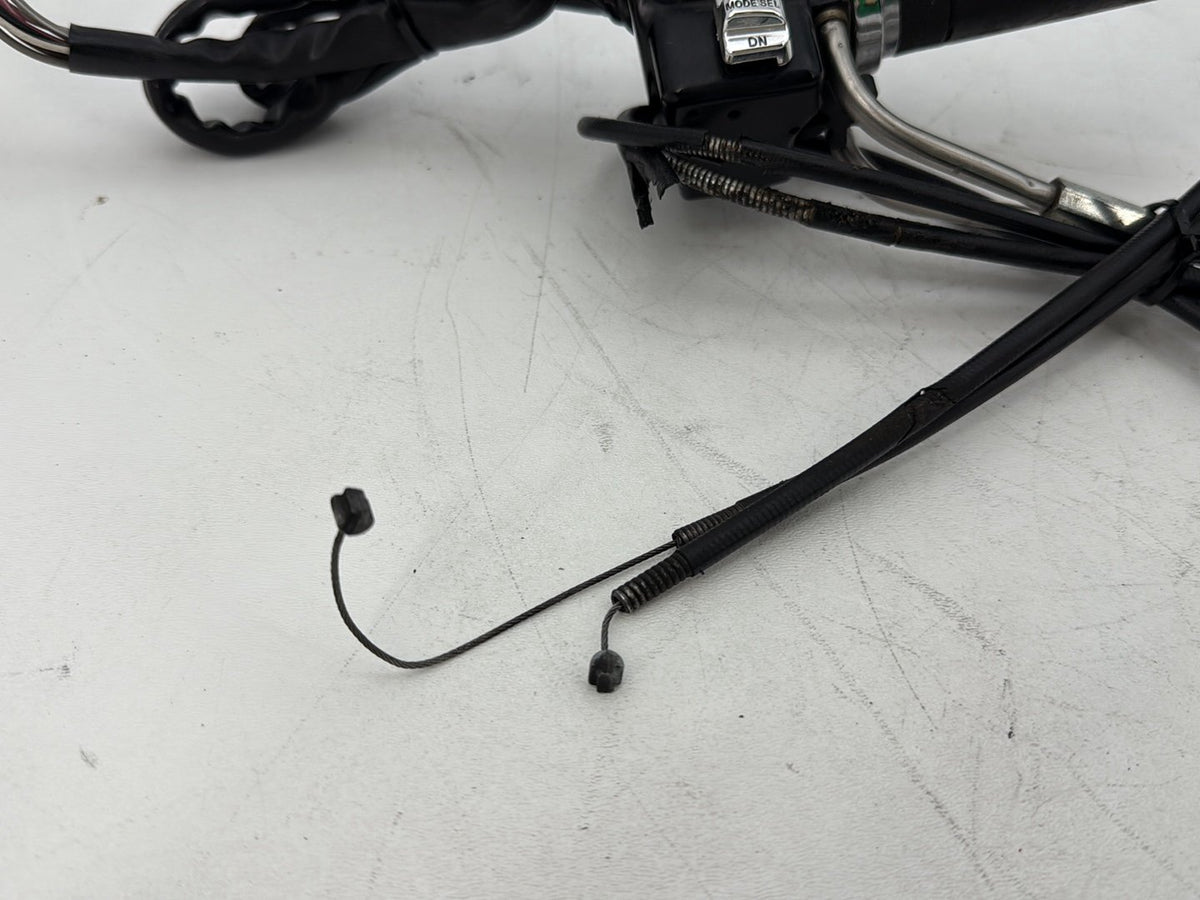 2000 Harley Touring FLHTCI Electra Glide Classic OEM Right Engine Start Kill Switches Controls