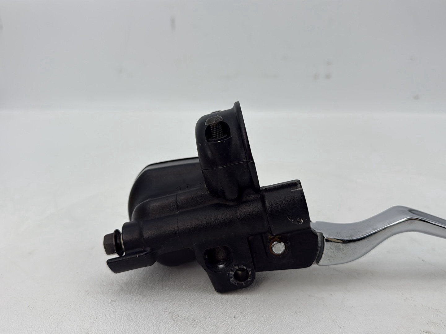 2004 - 2013 Harley-Davidson Sportster 883 Custom Front Right Brake Lever Master Cylinder 45146-07
