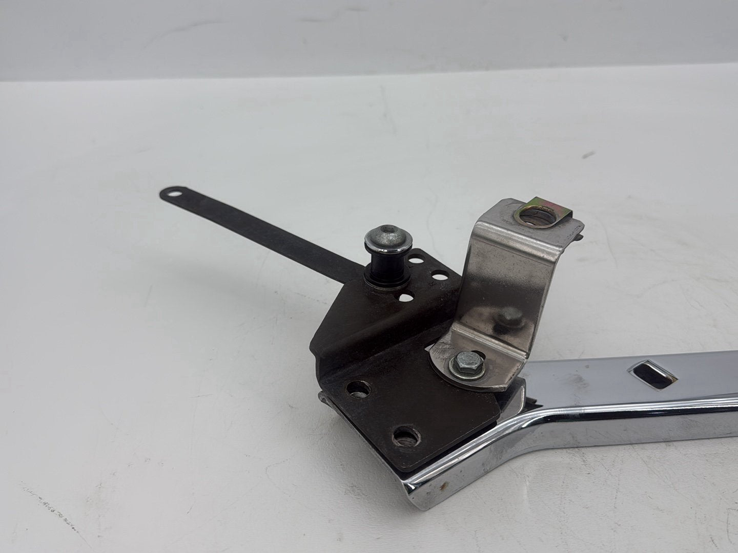 2005 Harley Touring FLHRCI Road King Classic OEM Left Right Saddlebag Fender Struts Brackets