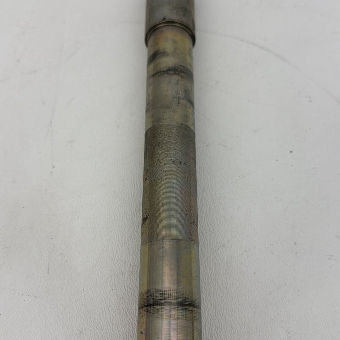 2007 - 2012 Harley-Davidson Dyna Super Glide Front Wheel Axle Bolt Shaft 41628-08