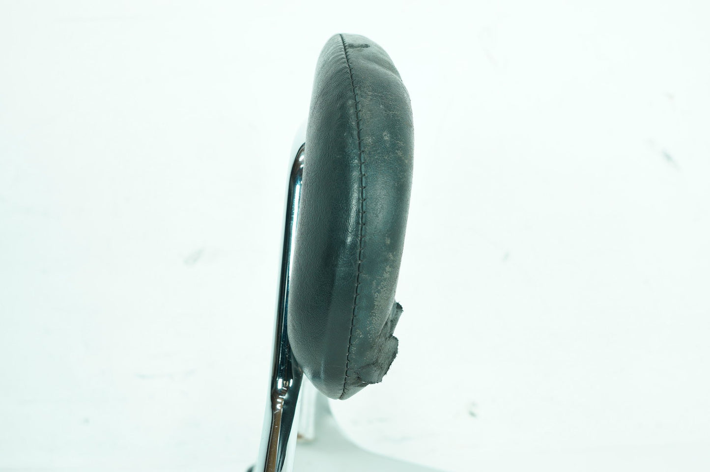 2008 Harley Touring FLHT Electra Glide OEM Rear Sissy Bar w/ Backrest Cushion Pad