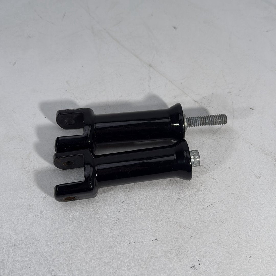 2017 - 2026 Harley-Davidson Softail Heritage Classic 114 Left Right Foot Rest Peg Support Bracket 50500744