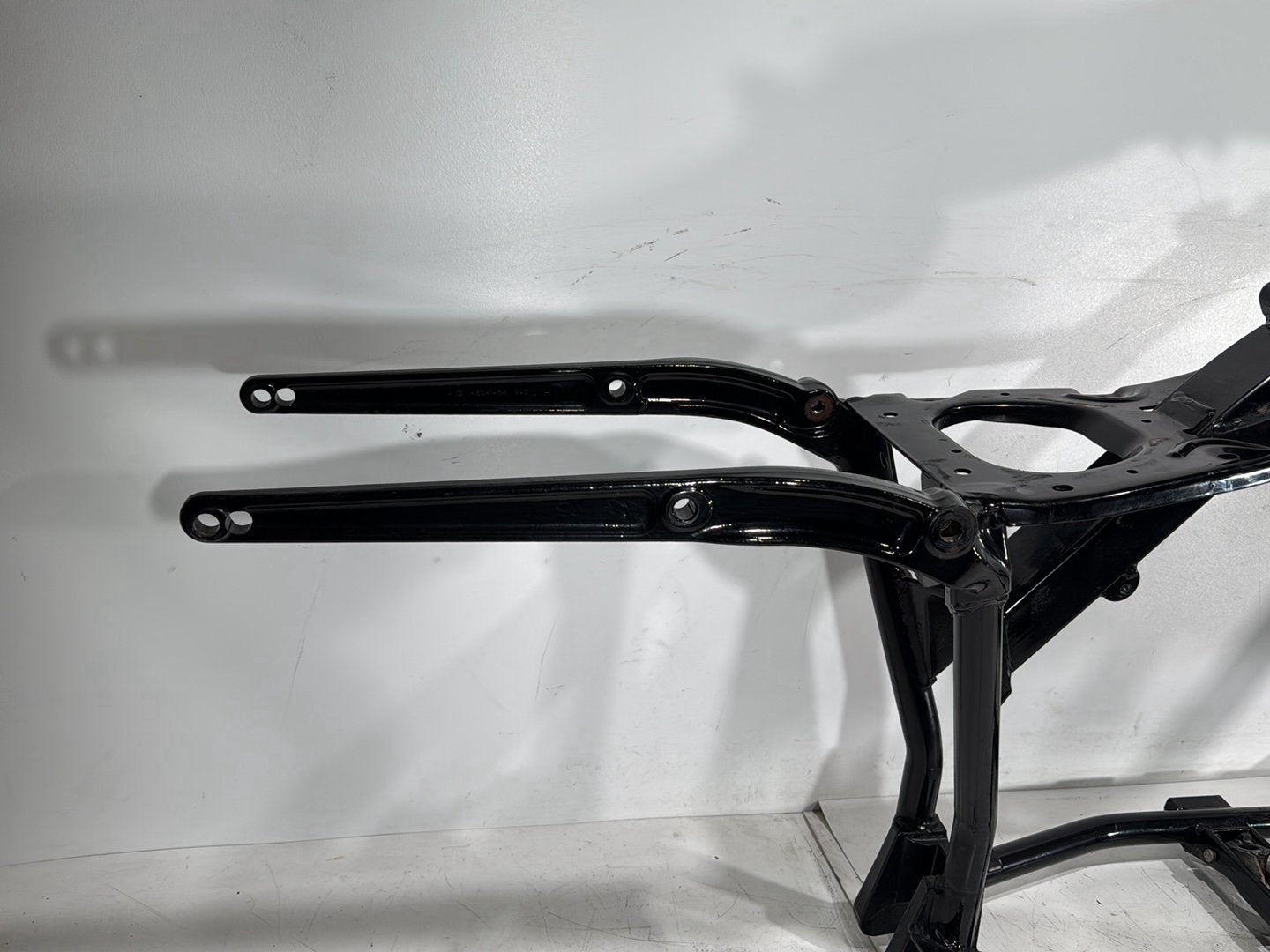 2007 Harley Dyna Street Bob FXDBI OEM Body Main Frame Chassis SLVG