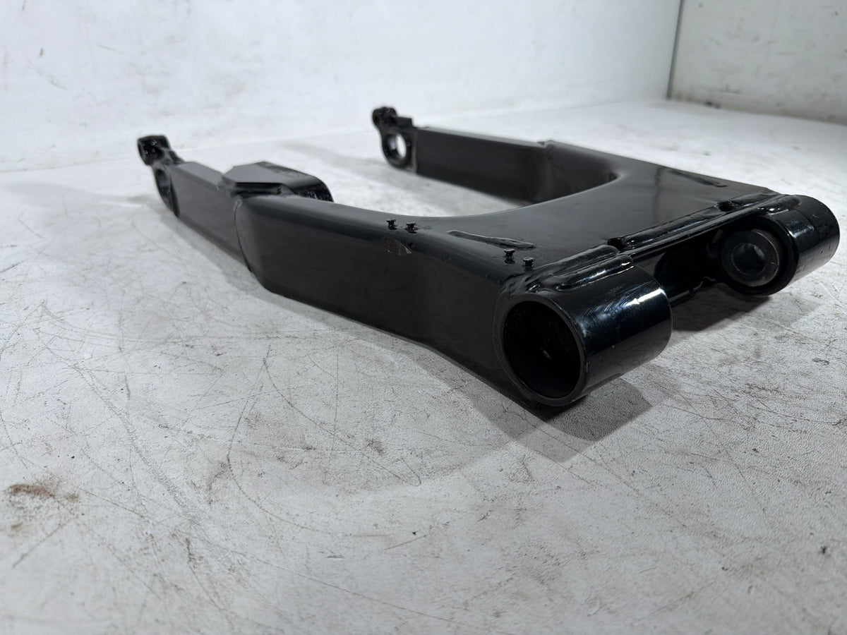 2004 Harley Electra Glide CVO Screamin Eagle OEM Rear Fork Swingarm Swing Arm