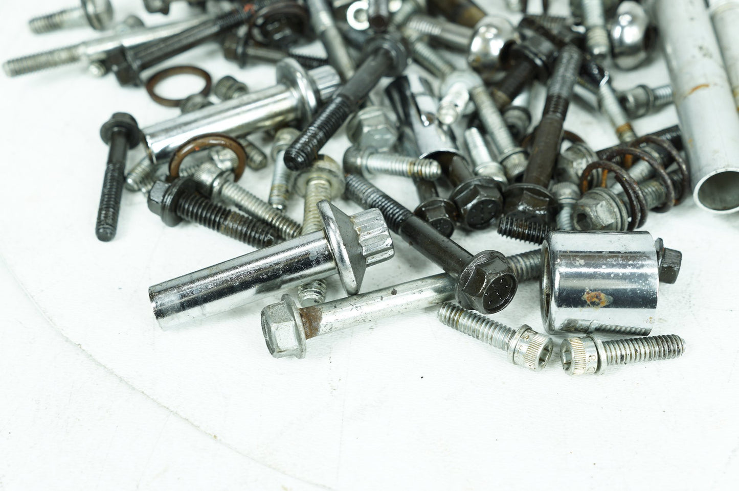 2008 - 2016 Harley-Davidson Dyna Wide Glide Twin Cam Engine Hardware Bolt Pushrods  	17948-99