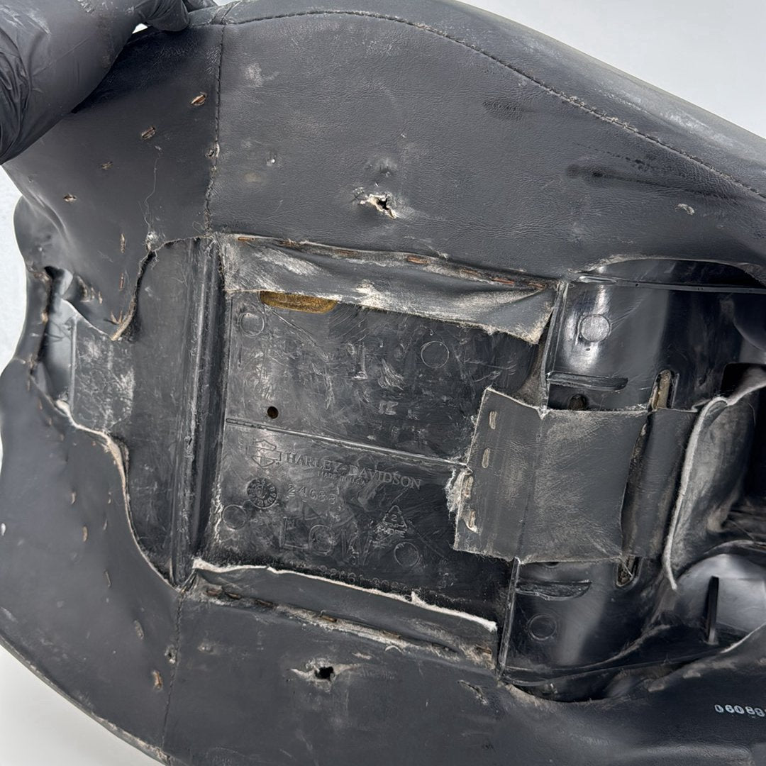 2008 - 2016 Harley-Davidson Touring Street Glide Passenger Rider Driver Seat Saddle 52320-11