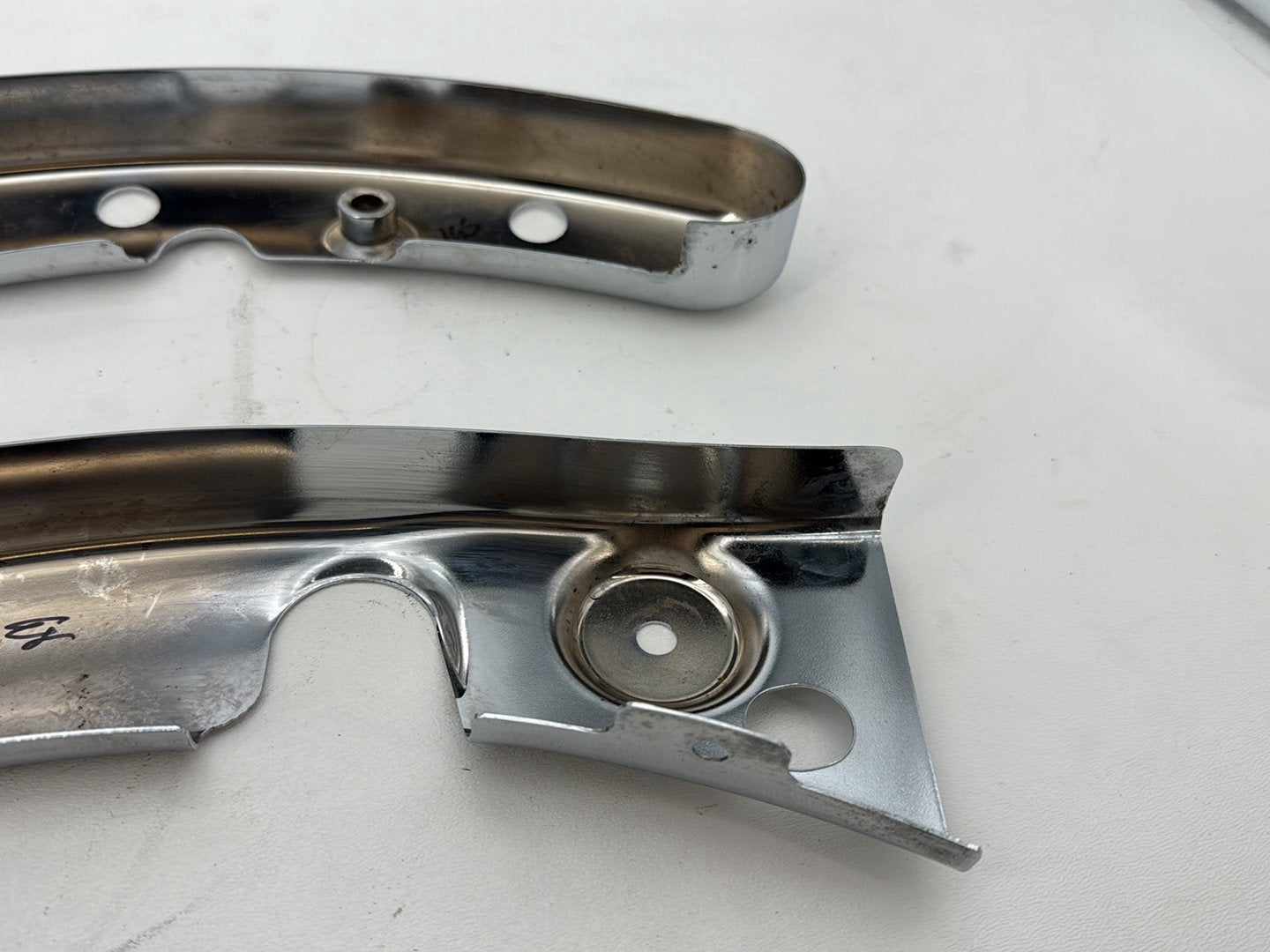 2011 Harley Road King Touring FLHRC Classic OEM Left Right Saddlebag Fender Struts Brackets
