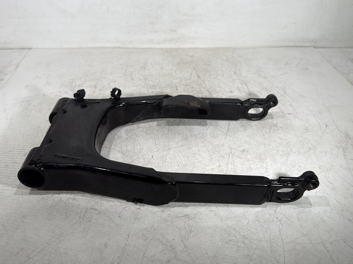 2005 Harley Road King Touring Police OEM Rear Fork Swingarm Swing Arm