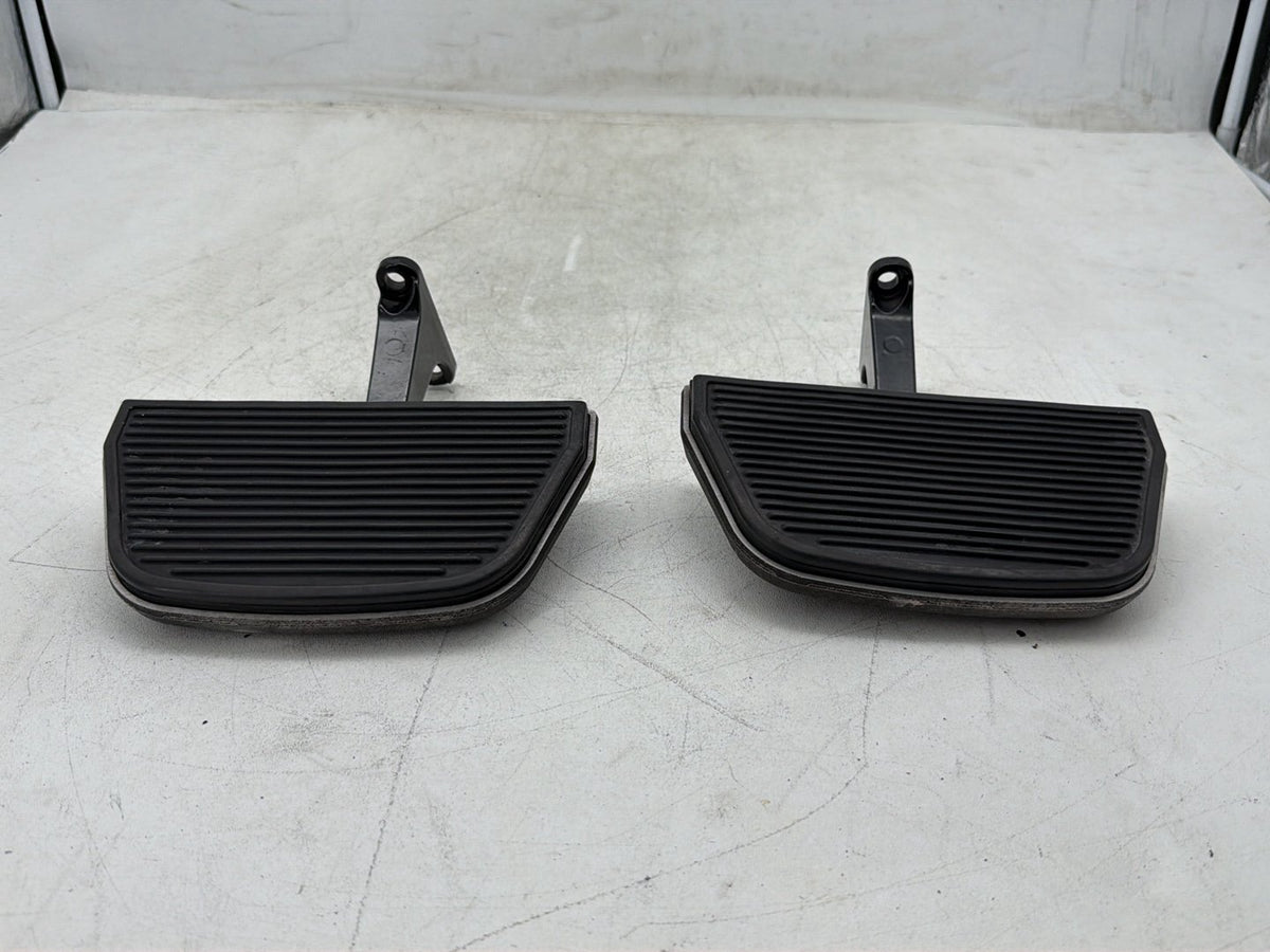 2012 Harley Electra Glide Touring Ultra OEM Left & Right Passenger Floorboard Foot Rest