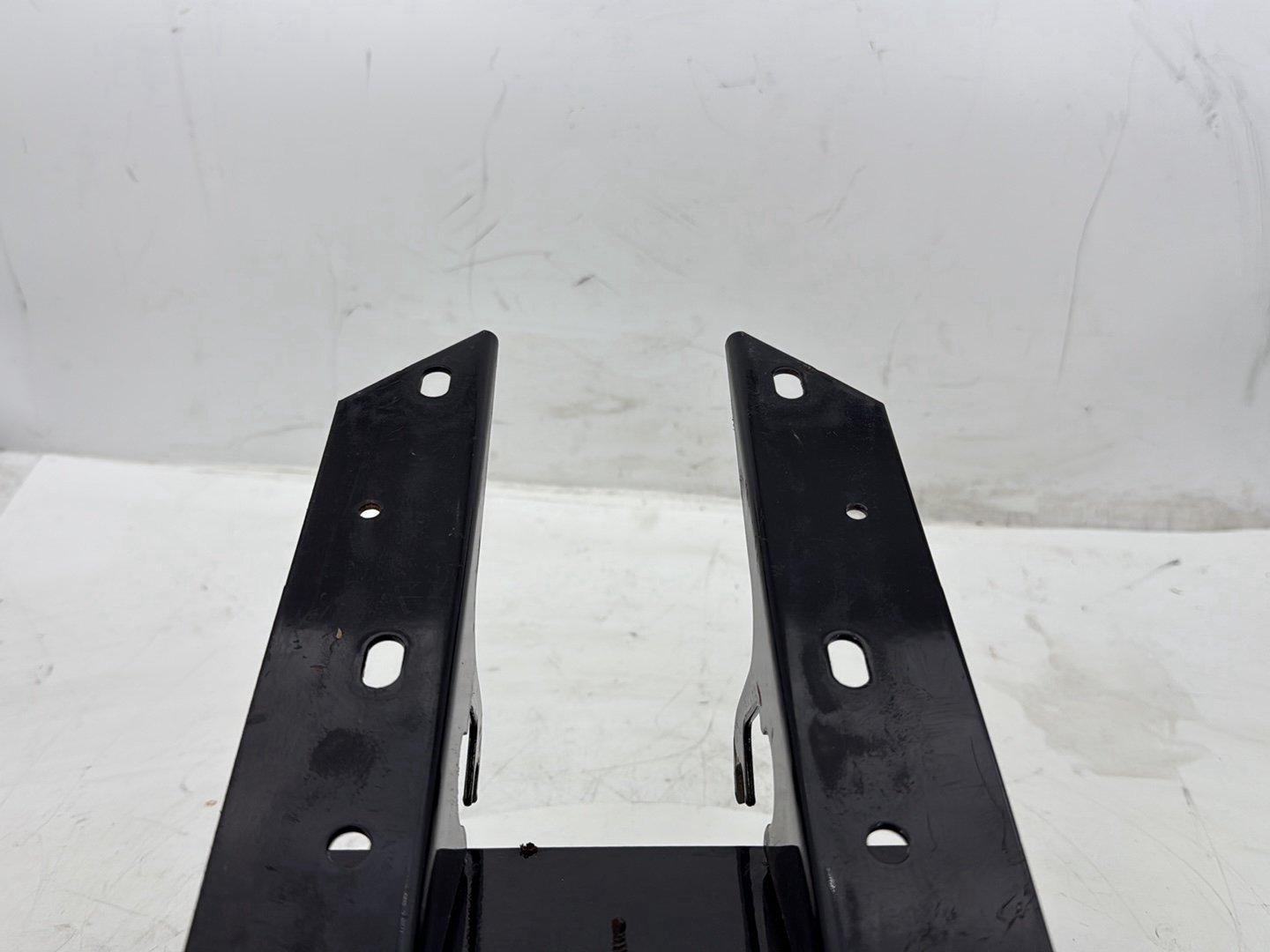2005 Harley Road Glide Touring FLTRI OEM Inner Fairing Mount Support Bracket
