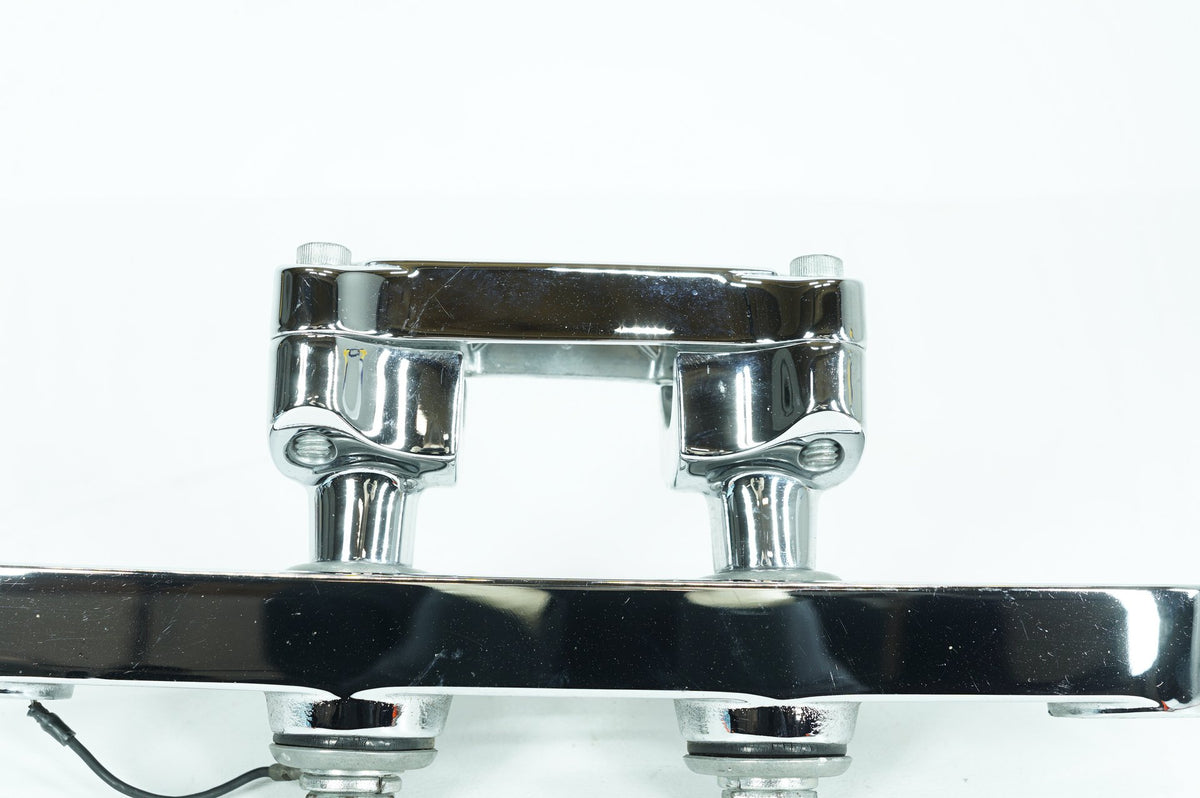 2000 Harley Dyna FXDWG Wide Glide OEM Front Fork Upper Triple Tree Clamps
