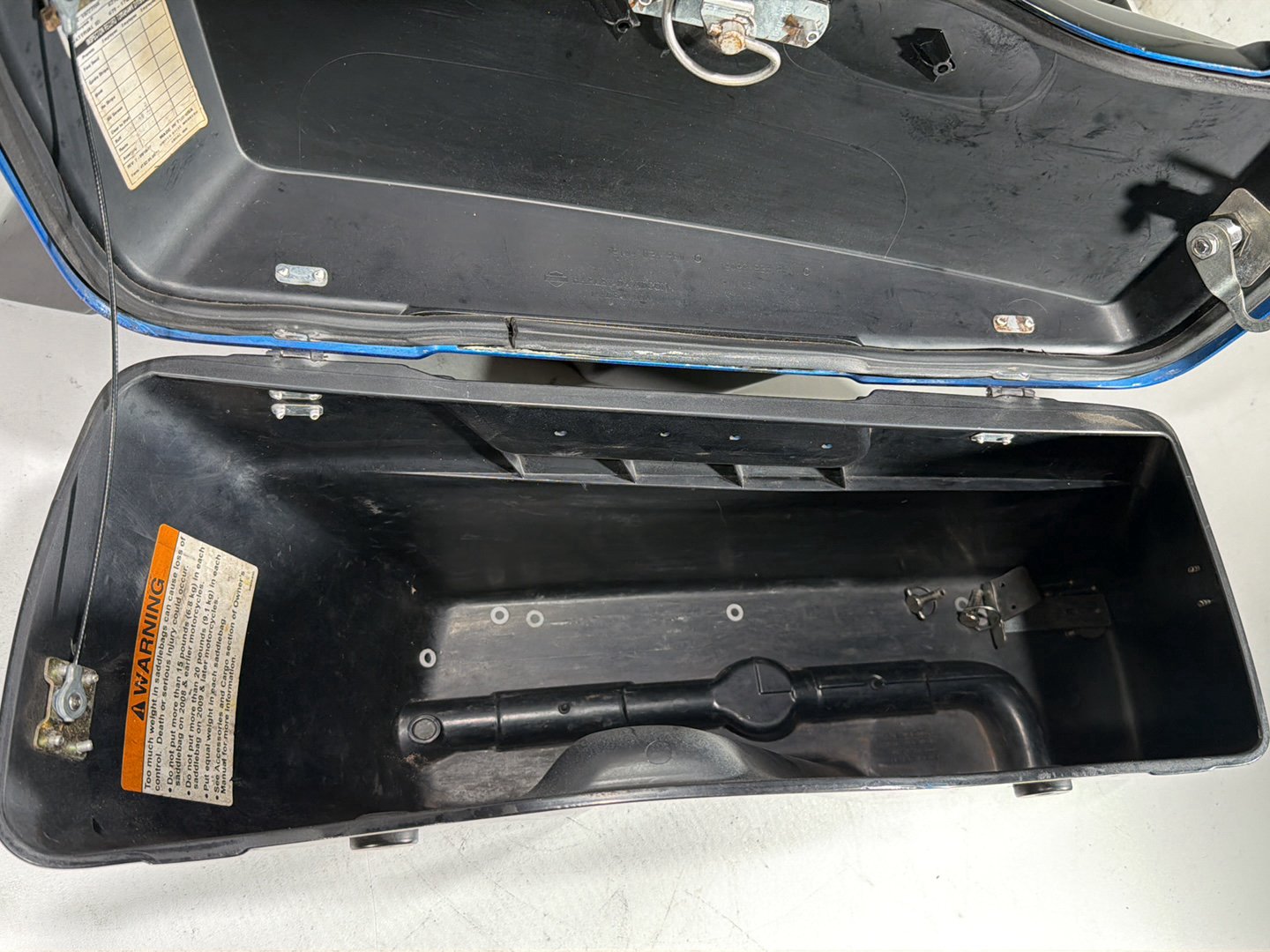 2009 Harley Road King Touring Police OEM Left Right Saddlebags Luggage NOKey