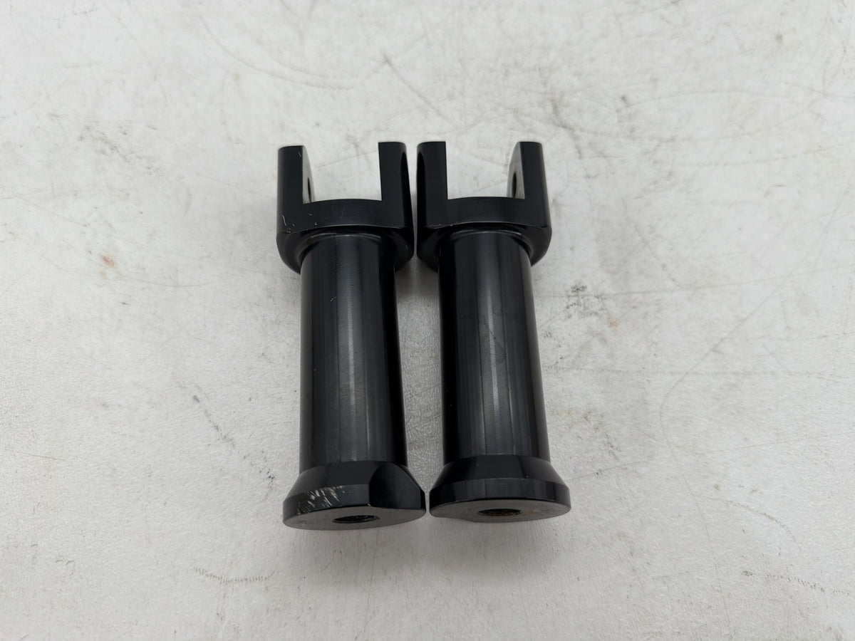 2020 Harley Softail Standard FXST OEM Left Right Foot Rest Peg Support Bracket