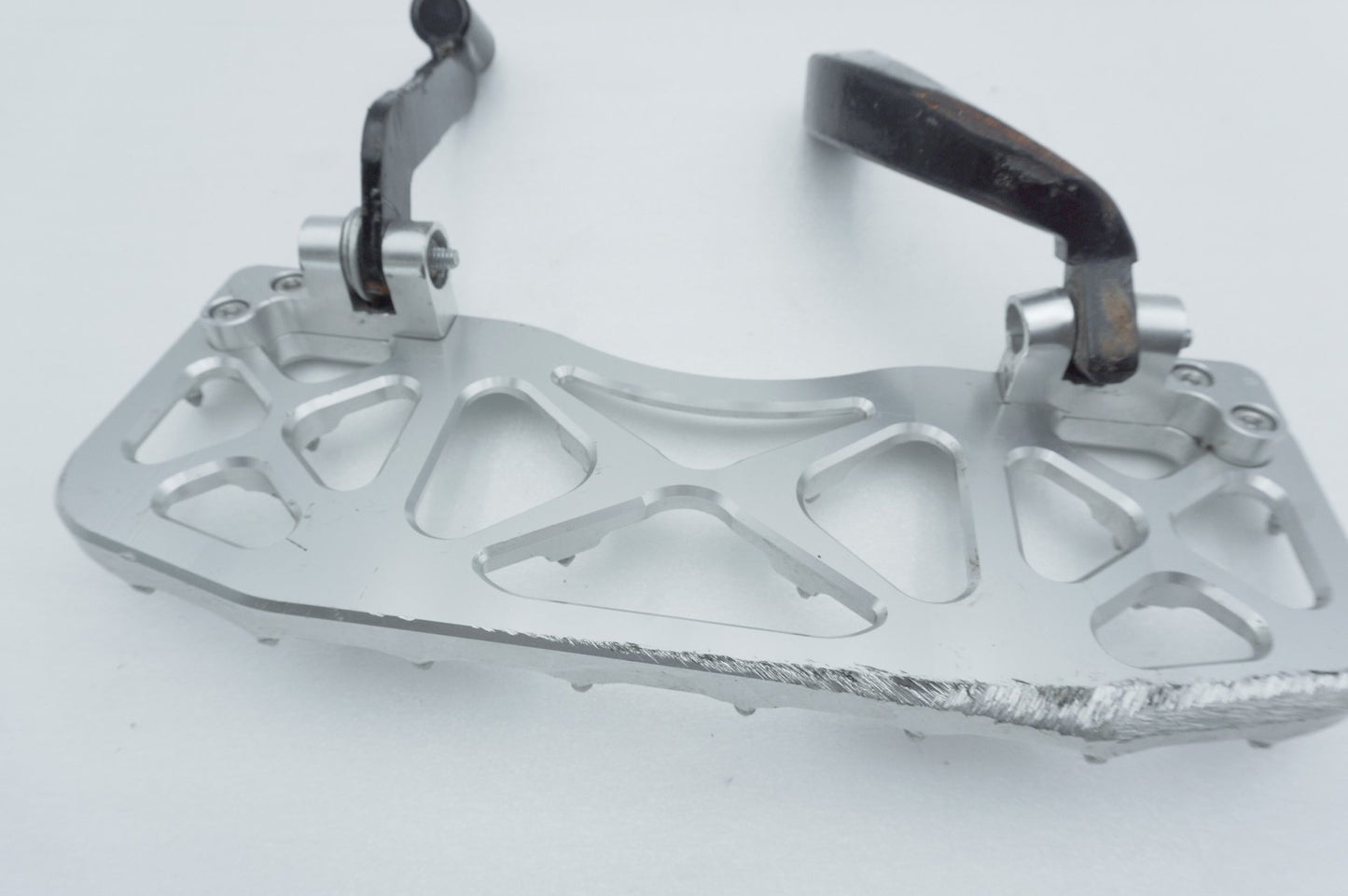 1999 - 2006 Harley-Davidson Touring Electra Glide Right Driver 1 Floorboard Foot Rest Aftermarket MX Style Wide Billet