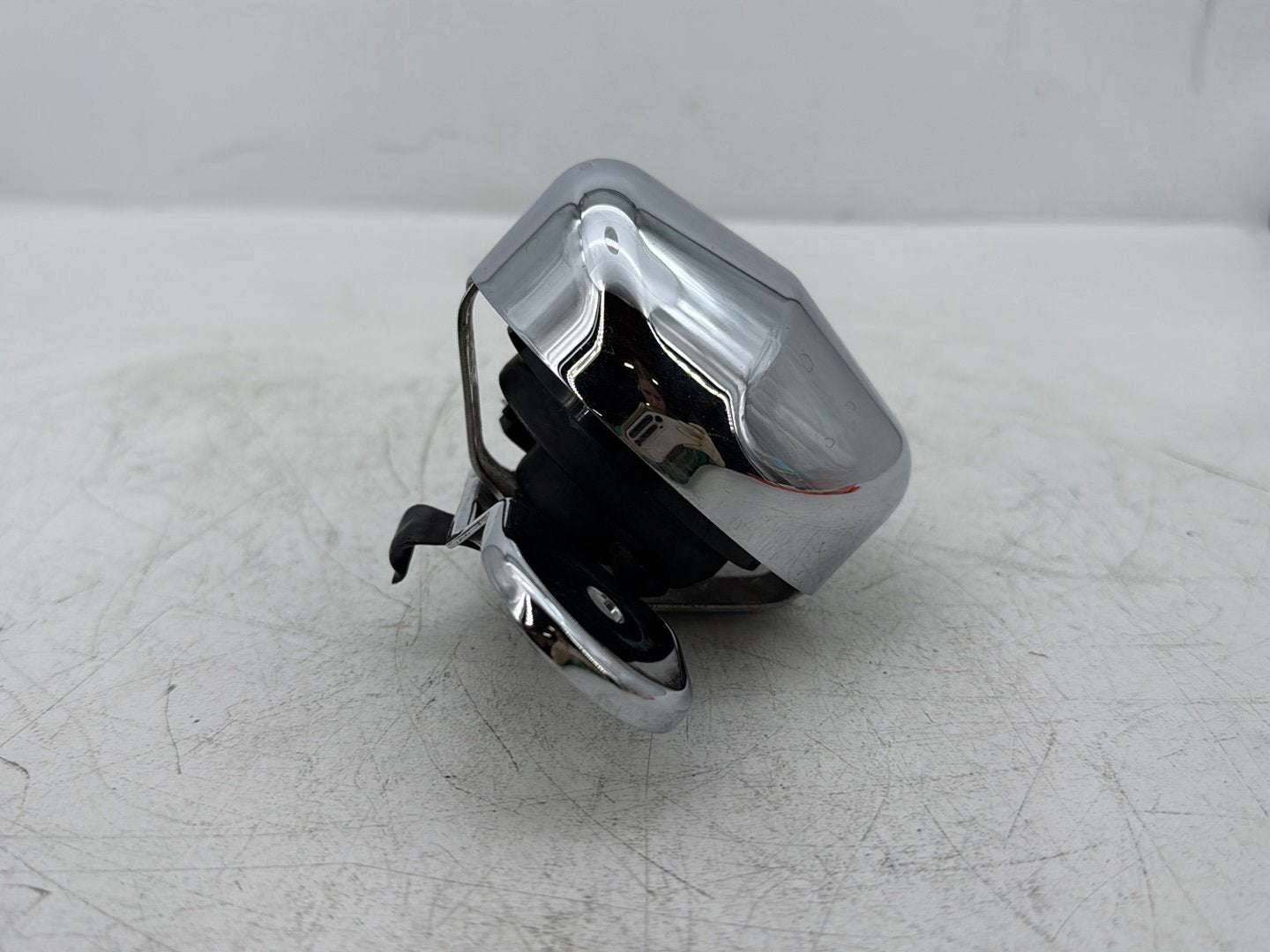 2014 Harley Street Glide Touring FLHXS OEM Horn Signal Klaxon Chrome Cover