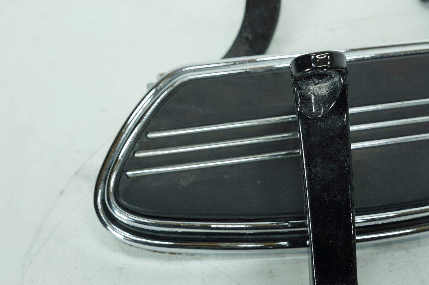 2007 - 2011 Harley-Davidson Touring Street Glide Left Right Driver & Pass Floorboard Foot Rest 50683-04