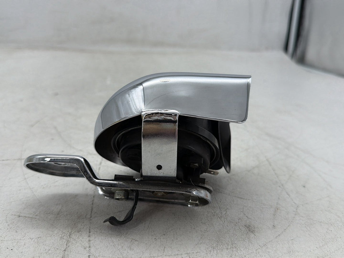 2003 Harley Softail Deuce FXSTD OEM Horn Signal Klaxon Chrome Cover