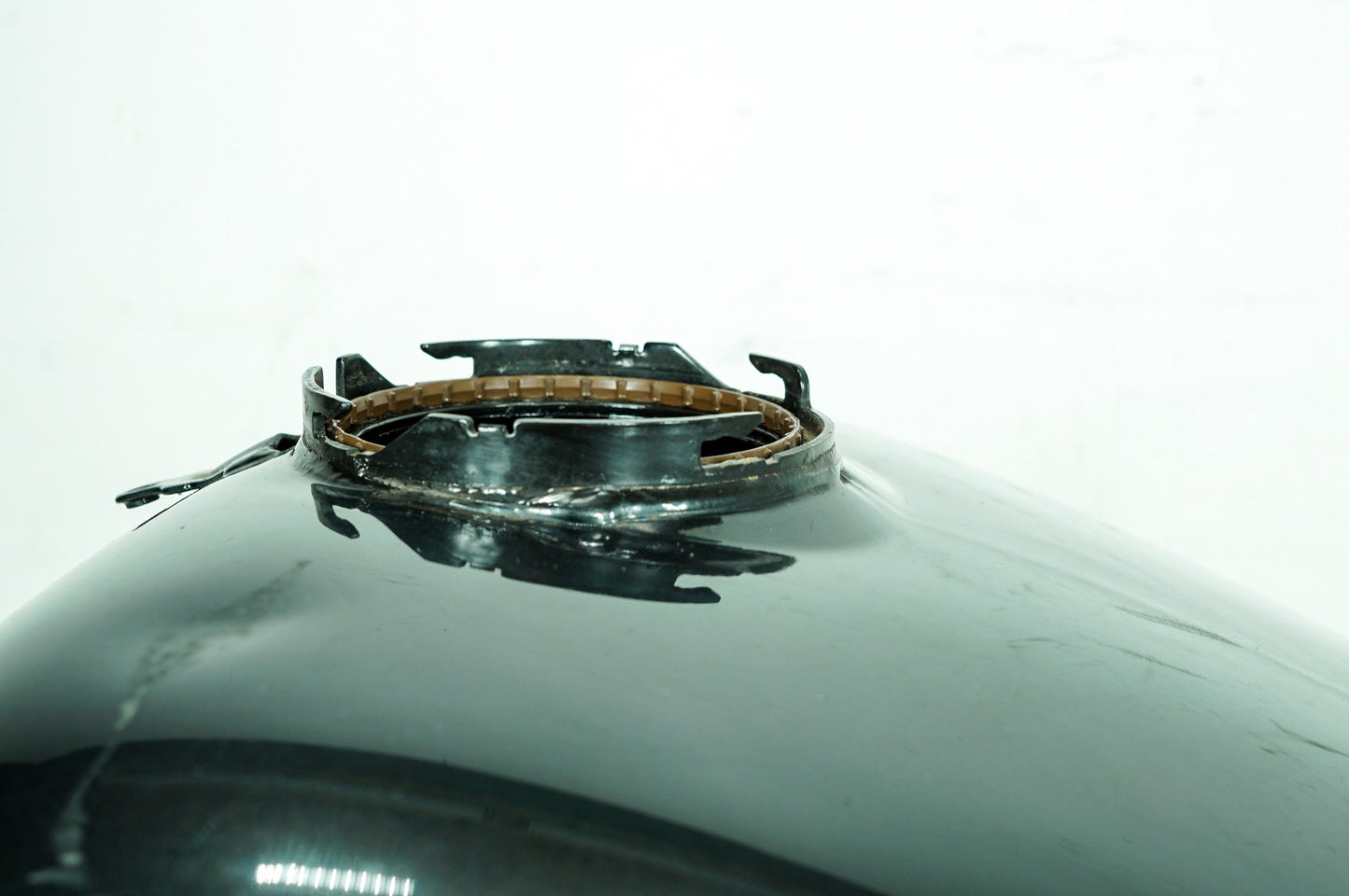 2007 - 2011 Harley-Davidson Touring Street Glide Fuel Gas Tank Gasoline Reservoir 61356-08