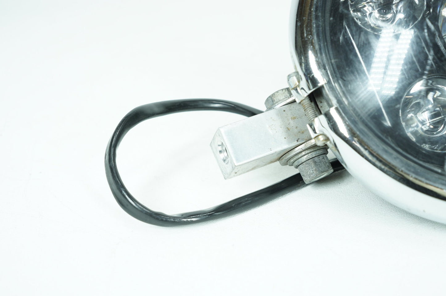 2000 - 2006 Harley-Davidson Dyna Street Bob Headlight Headlamp Head Lamp Light LED 69356-06