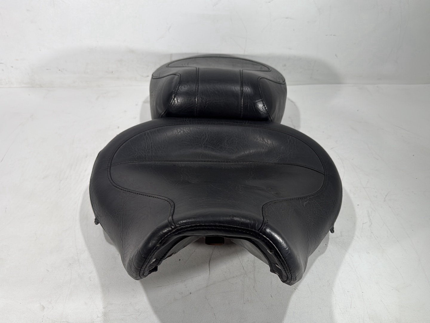 2000 Harley Dyna FXDWG Wide Glide OEM Passenger Rider Driver Seat Saddle