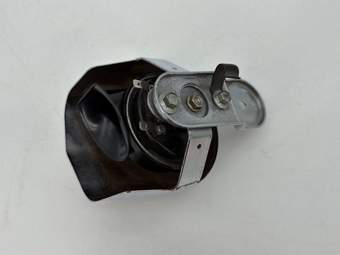 1999 - 2006 Harley-Davidson Touring Road King Horn Signal Klaxon Chrome Cover  	69012-93A