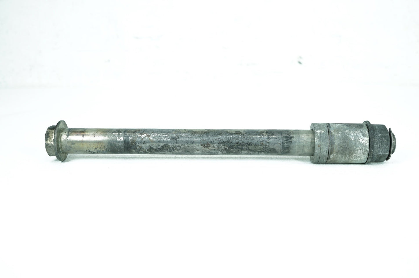 2004 - 2013 Harley-Davidson Sportster Low Rear Wheel Axle Bolt Shaft 41176-08