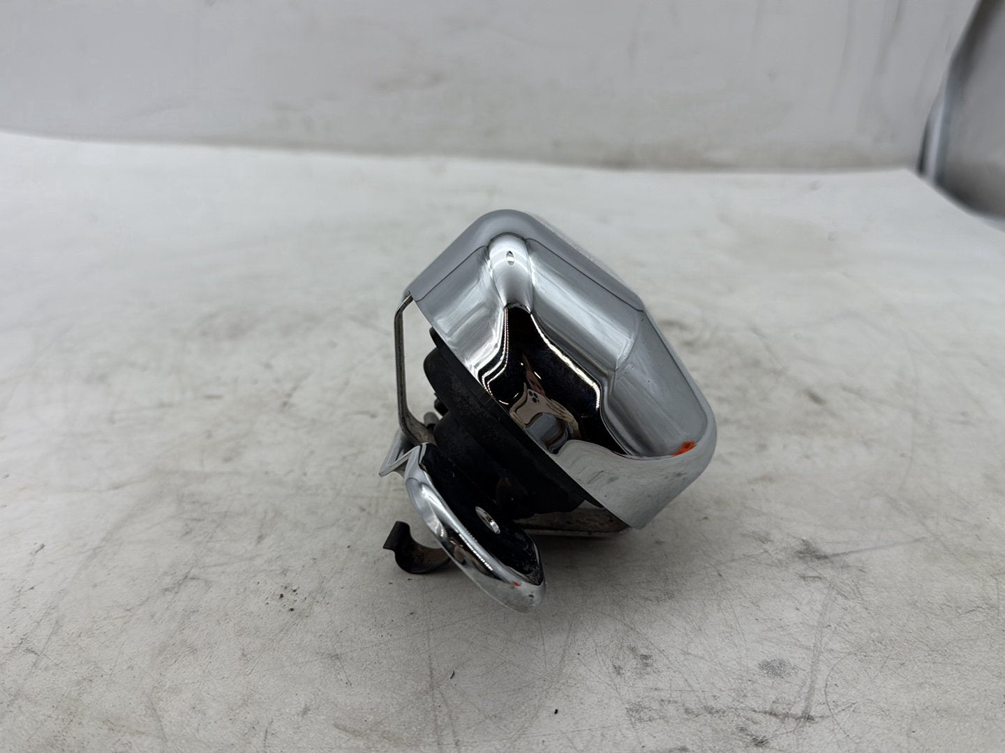 2012 Harley Dyna FXDF Fat Bob OEM Horn Signal Klaxon Chrome Cover