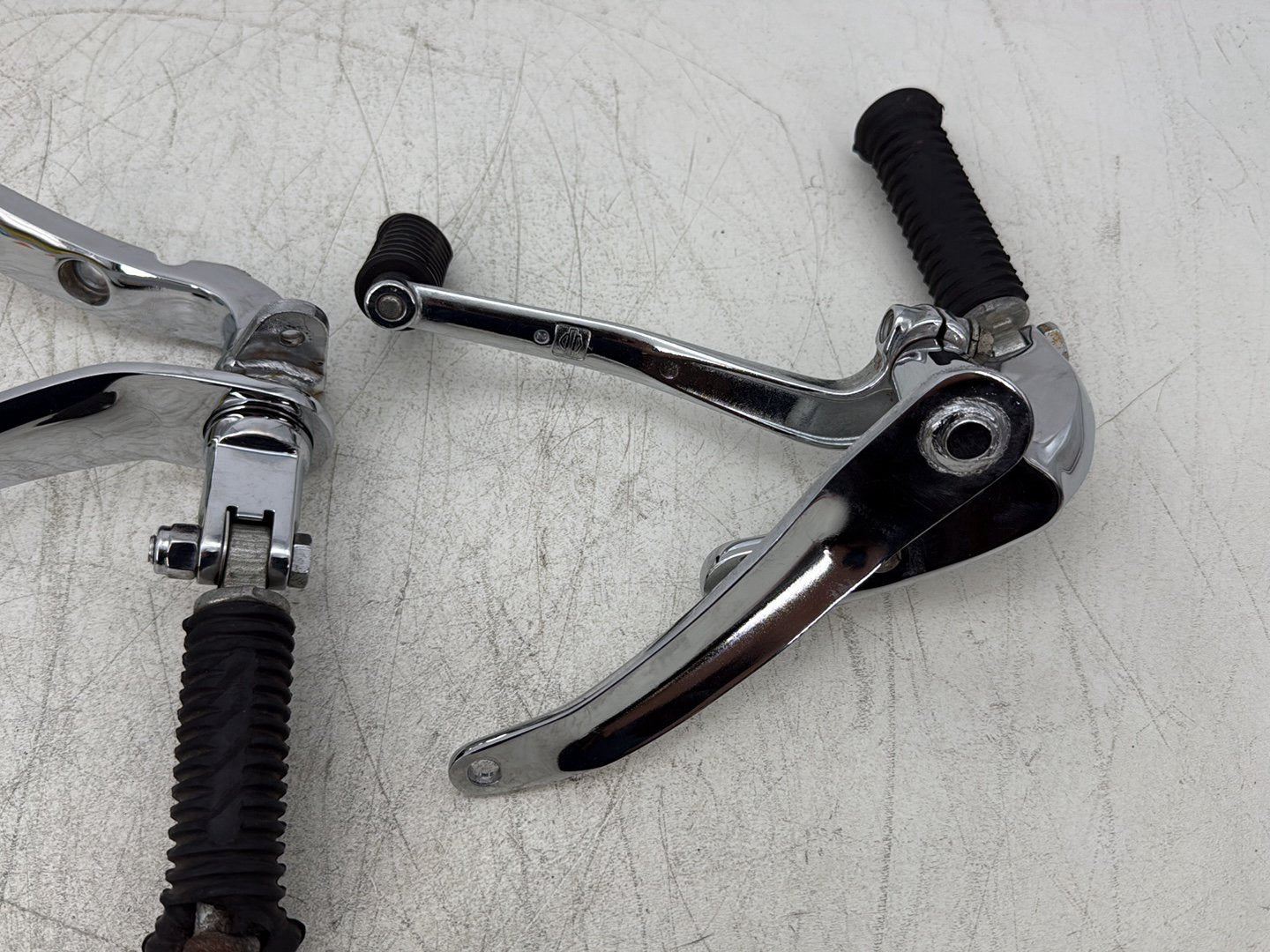 2007 Harley Dyna Street Bob FXDBI OEM Left Right Foot Brake Control Pegs