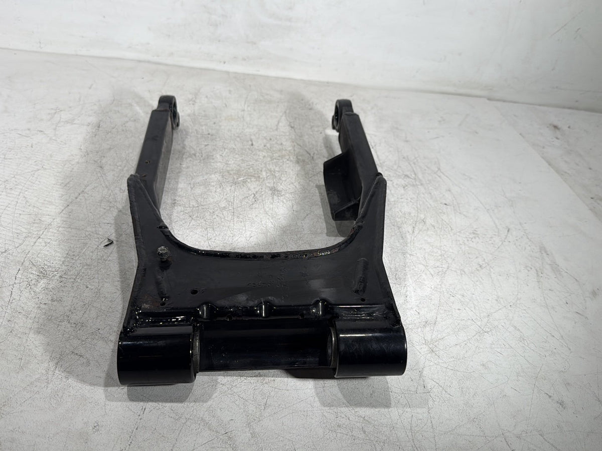 2005 Harley Road King Touring Police OEM Rear Fork Swingarm Swing Arm