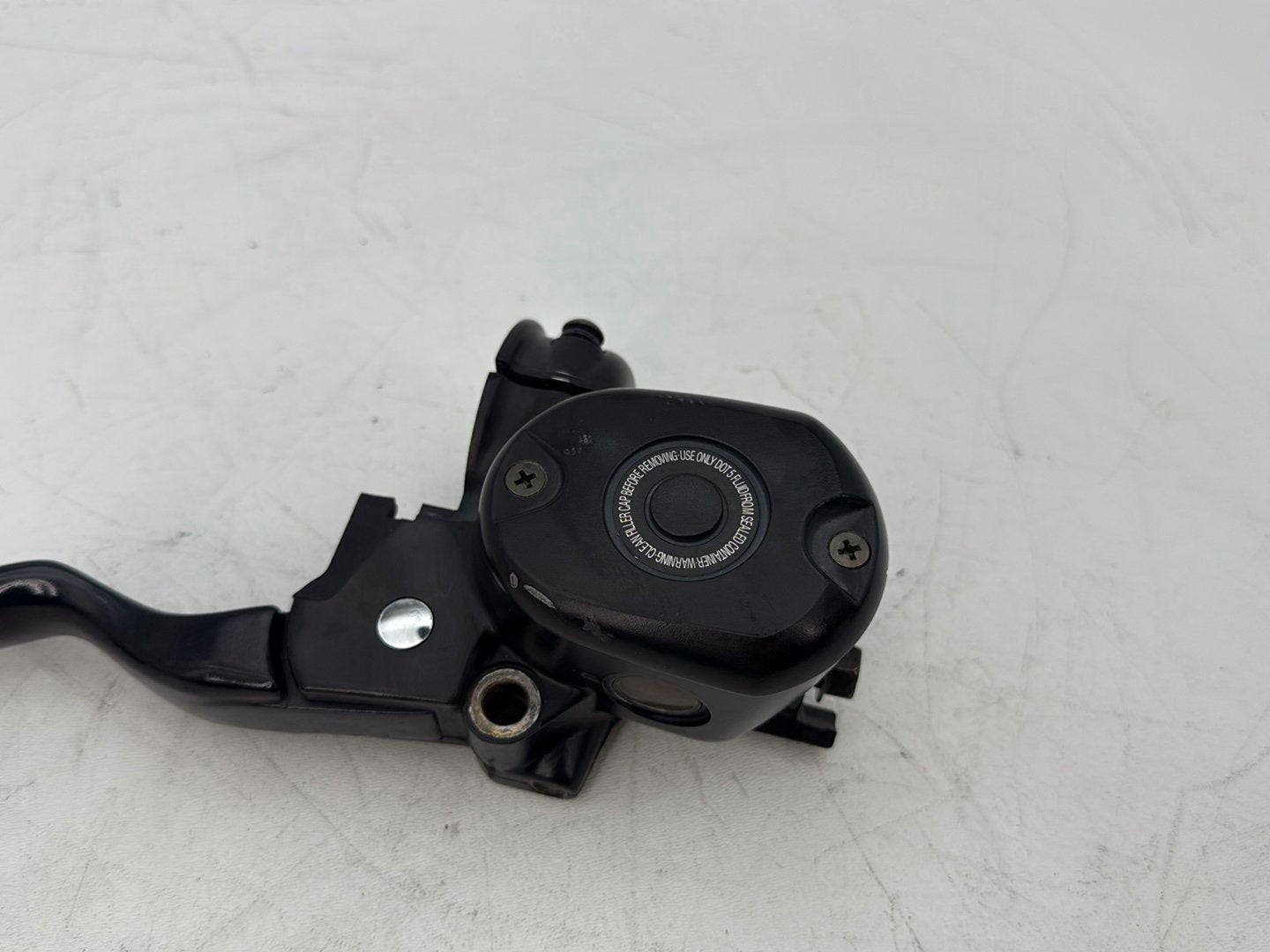 2004 - 2013 Harley-Davidson Sportster 1200 Custom Front Brake Lever Master Cylinder Reservoir 45146-04
