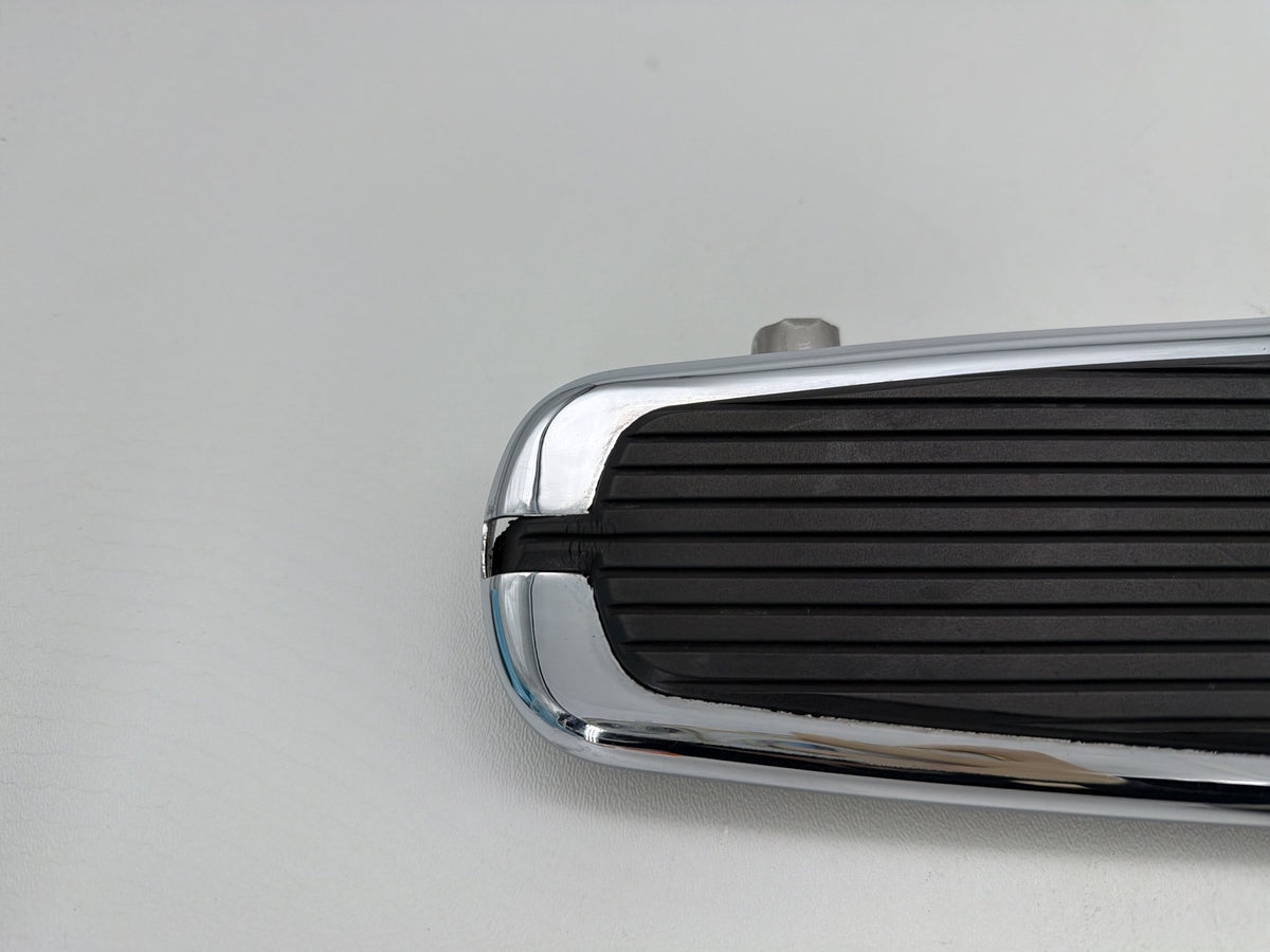 2011 Harley Softail Deluxe FLSTN OEM Left Right Driver Floorboard Foot Rest Pads