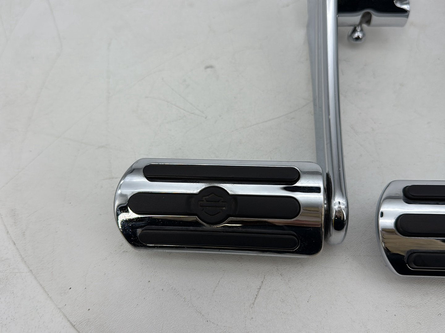 2007 - 2011 Harley-Davidson Touring Electra Glide Ultra Passenger Left & Right Foot Pegs Kuryakyn