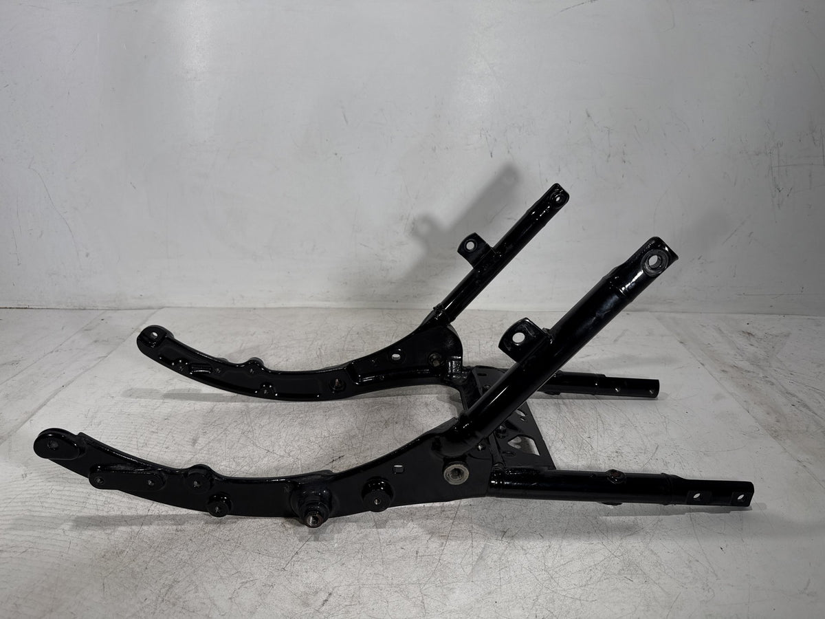 2013 Harley Electra Glide Touring OEM Rear Back Sub Frame Rail Bar 48079-09BHP