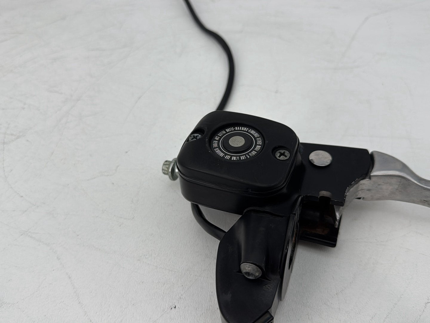 1999 - 2006 Harley-Davidson Touring Electra Glide Classic Front Right Brake Lever Master Cylinder 45013-96D