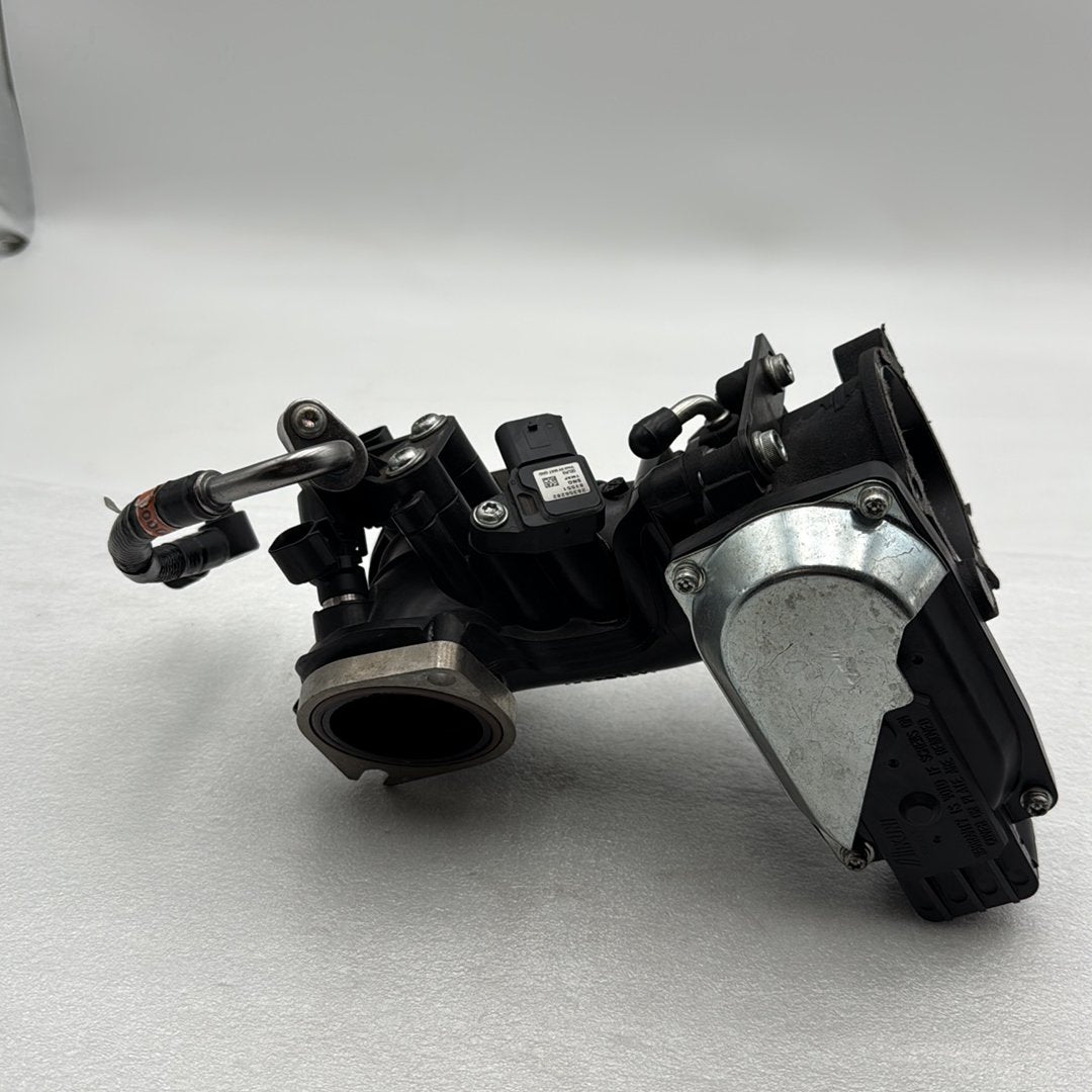 2018 - 2025 Harley-Davidson Softail Fat Bob 114 Engine Intake Manifold Throttle Body 27300122