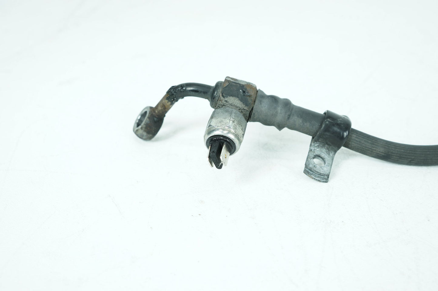 1999 - 2006 Harley-Davidson Dyna Street Bob Rear Brake Hose Line Pipe 40956-00A