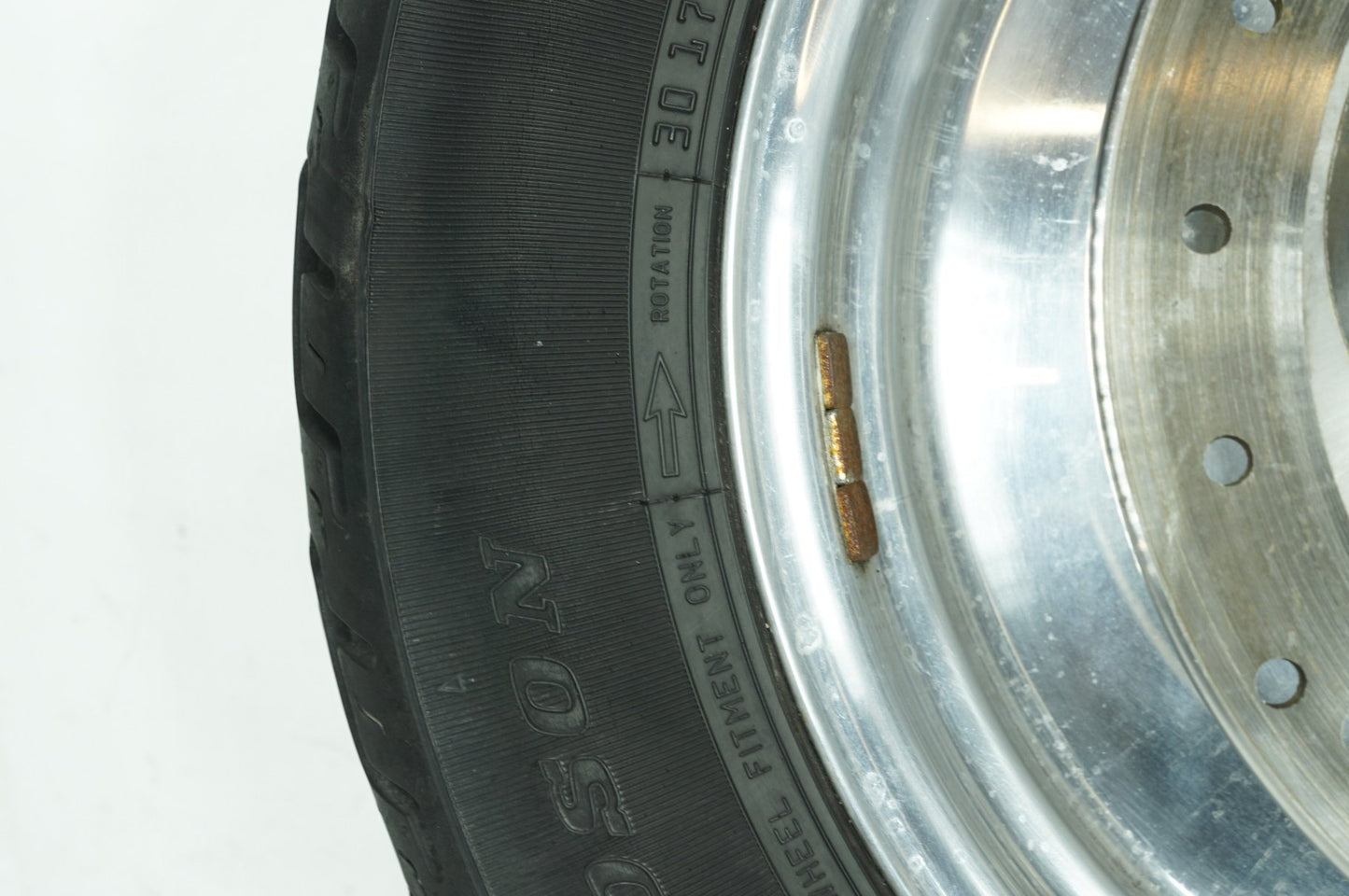 1999 - 2006 Harley-Davidson Dyna Low Rider Rear Wheel Rim Tire 41313-04