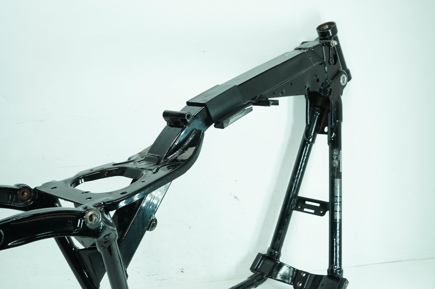 2007 - 2013 Harley-Davidson Dyna Street Bob Body Main Frame Chassis SLVG 47463-06BHP