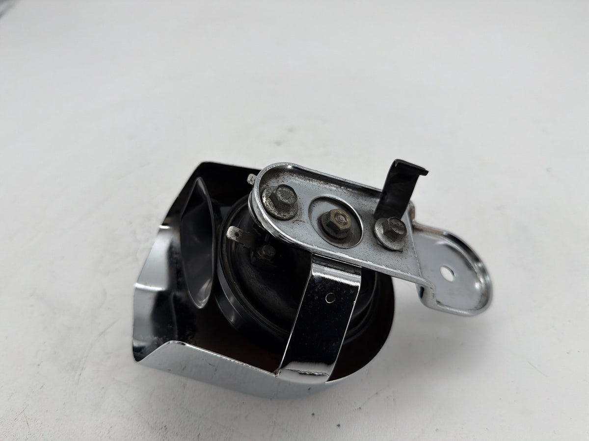 2001 Harley Electra Glide Touring Classic OEM Horn Signal Klaxon Chrome Cover