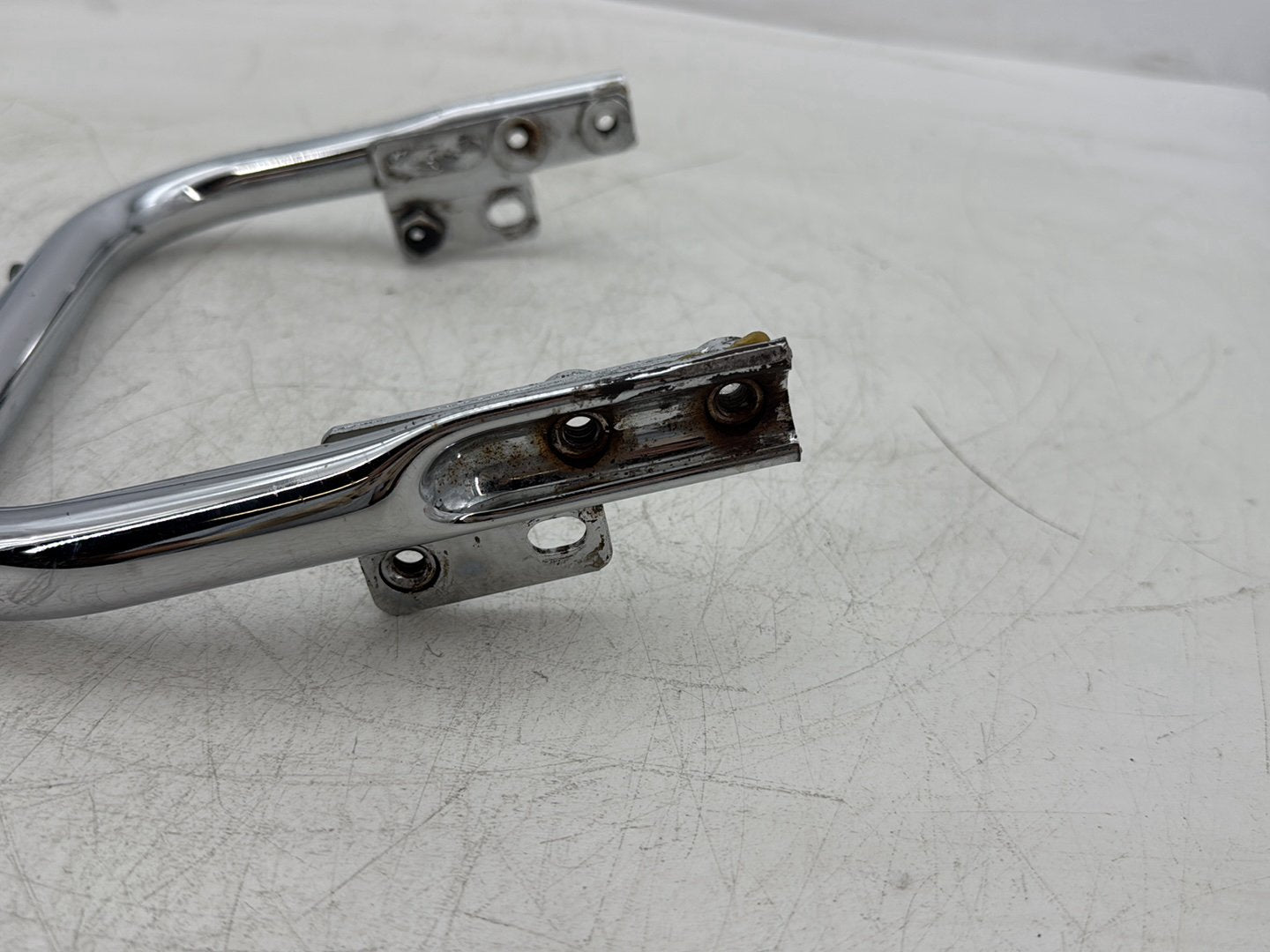 2006 Harley Electra Glide Touring Classic FLHTCI OEM Rear License Plate Support Bar Holder