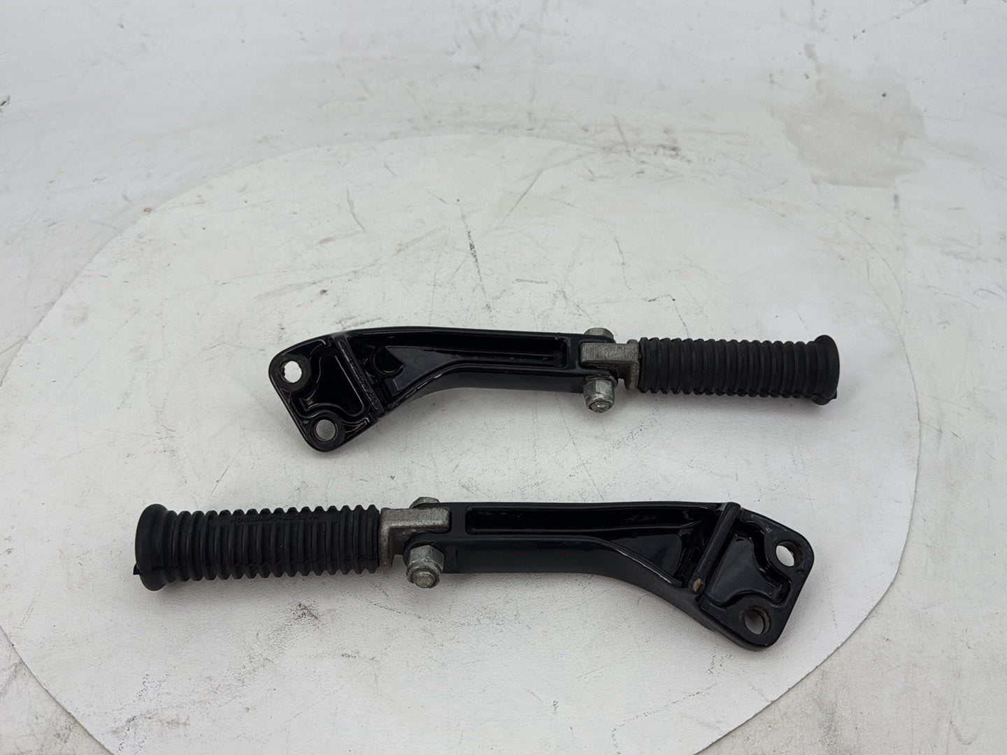 2006 Harley Dyna Super Glide Custom FXDCI OEM Passenger Left & Right Foot Pegs