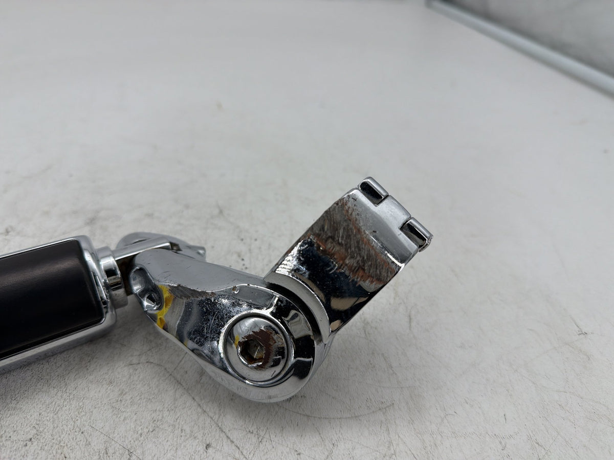 07 Harley Electra Touring CVO Front Right Left Highway Foot Pegs AirFlow Style
