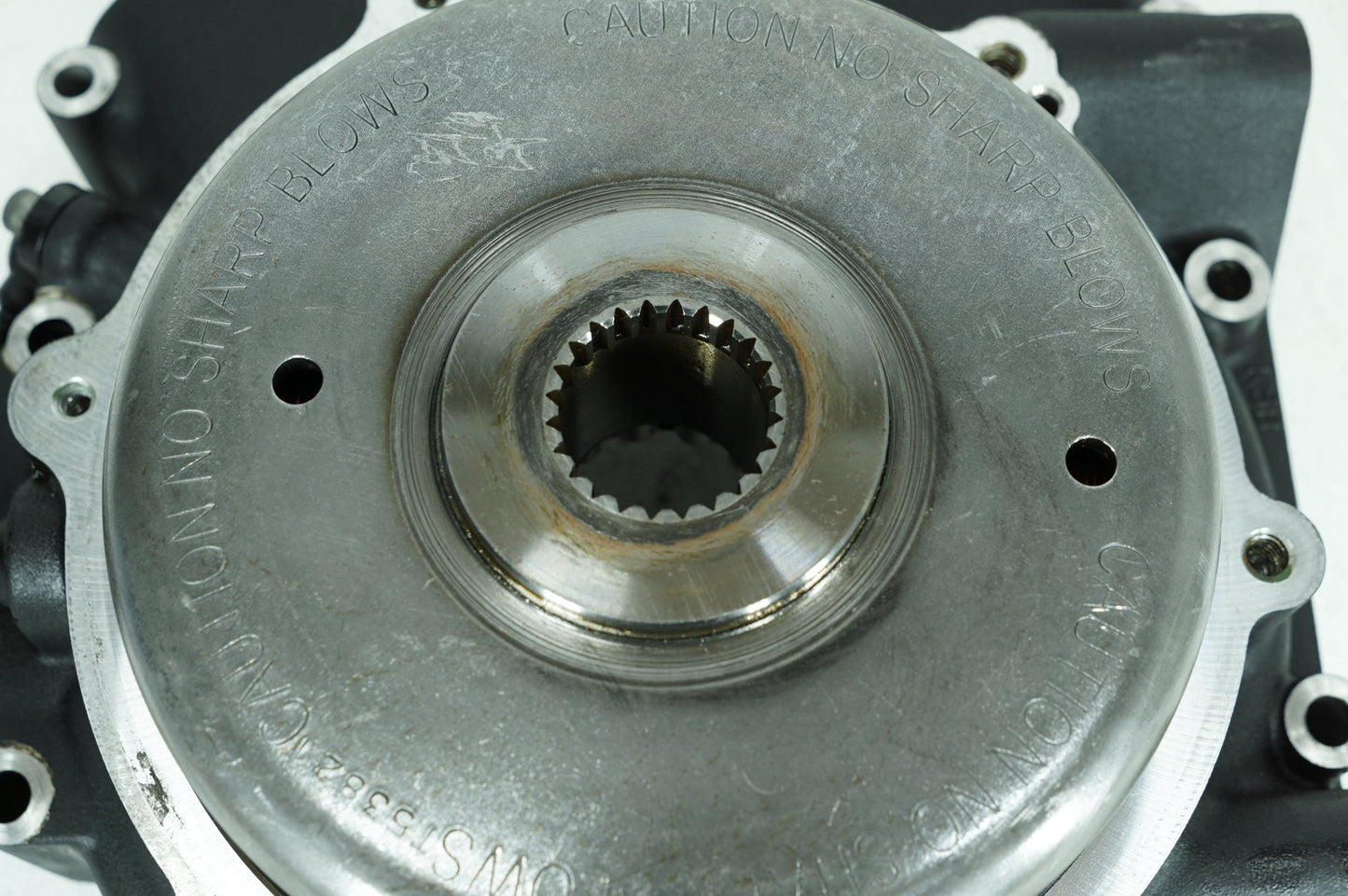 2008 - 2016 Harley-Davidson Dyna Wide Glide Crankcase Shaft Engine Motor Cover 24649-06
