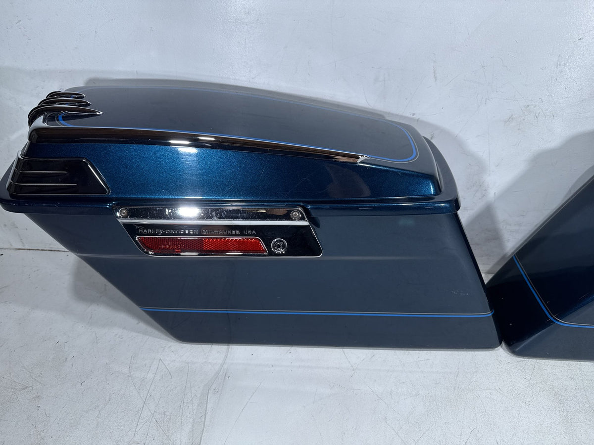 02 Harley Electra Glide Touring Classic OEM Left Right Saddlebags Luggage NOKey